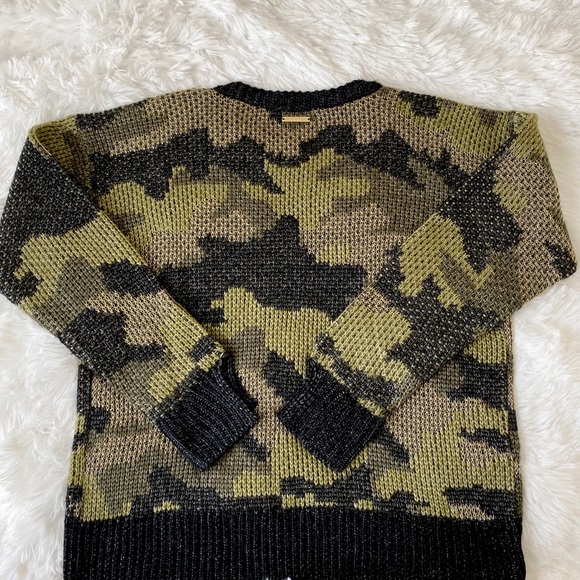 NWT Michael Kors Camouflage V Neck Sweater - Picture 5 of 5